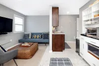 Charming cottage in Denver's Park Hill neighborhood. Fenced yard + pet friendly.