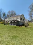 Nicely located, Cozy, PET Friendly cottage in beautiful Lake Toxaway, NC Hotels in Hogback