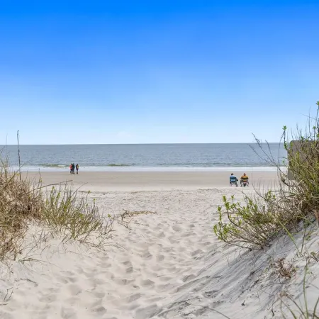 Cheerful 3BR/2BA - just steps to the beach!