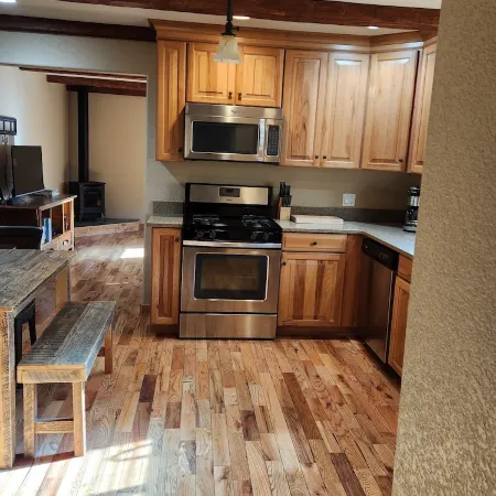 Escape to Nature: Charming 3-Bedroom Cabin near Trinity Lake