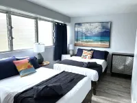 Spacious Modern 2Bdrm Condo, Free Parking in Bldg., Full Kitchen, Sleeps 6.