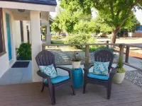 Perched on Pine: Endless Downtown Fun!