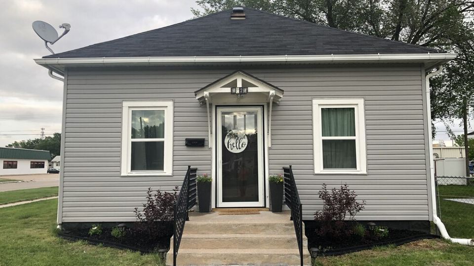 Updated kitchen, Close to downtown, Pet friendly, Privacy fenced backyard!