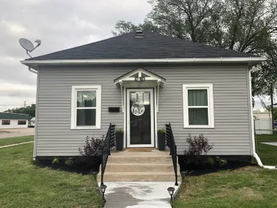 Updated kitchen, Close to downtown, Pet friendly, Privacy fenced backyard!