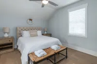 Luxury Home in Old Town Bluffton + FREE Golf Cart. Sleeps 8 - Downtown location - Hot Tub