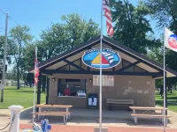 Pets ,Family, Fire pit , Playground Beach and more!