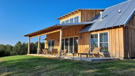 EXTRAORDINARY Home at Sky Hawk Ridge, a 185-acre Refuge next to Buffalo River
