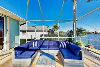 Villa Lago Vista - Waterfront Gem w/ Gulf Access