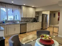 Amazing 3 Bedroom Apt&Porch  1.8 Miles from Beach 45 Minutes Driving to Salem MA