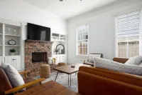 Timeless Midtown Craftsman • 2Br, 2BA • 15 Mins to Ft Moore