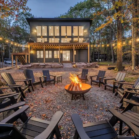 Lake Harmony Access - Swim/Beach, Arcade, Firepit, Outdoor Griddle, 8Min to Ski