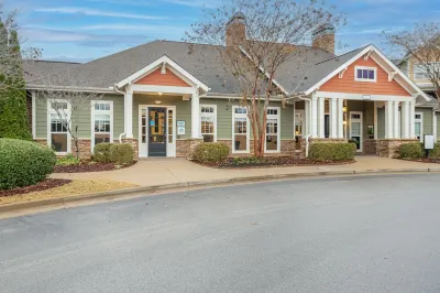 Temp Stay Huntsville - Work or play, great place to stay. *April Promotions*
