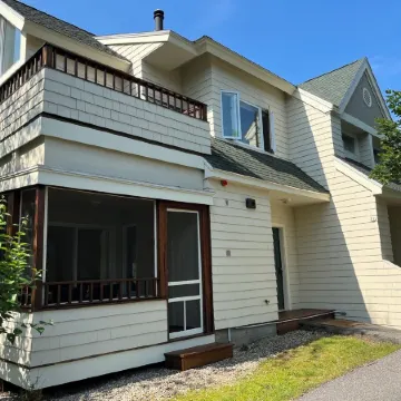 Family-friendly Cozy Condo nestled in Waterville Valley