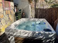 Downtown Cottage with Private Hot Tub - Country Houses