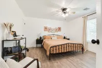 Cozy home in heart of Edmond Hotels near University of Central Oklahoma