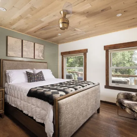Lakefront Private Cove Retreat w/ Sandy Beach, Dock, Hot Tub + Boat & Ski Option