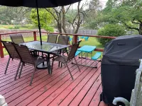 Charming 3-bedroom Cottage with AC, WiFi in lovely Eureka