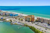 Stunning Gulf Views-Clean All Renovated-Holiday Villas Lll-Near Clearwater Beach