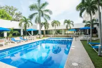 Holiday Inn Express 帕拉伊索DOS的博卡斯 by IHG - 游泳池