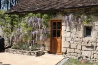 Spacious farmhouse with private heated pool close to Collonges la Rouge
