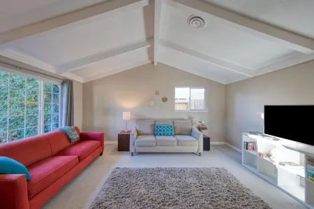 Heated Swimming Pool Retreat Near Sonoma Square