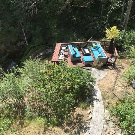 Beautiful Guest Suite with Private Deck Overlooking Forest and Waterfall