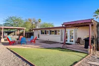 Clean & Renovated w\ hot tub, game room, firepit, & more!