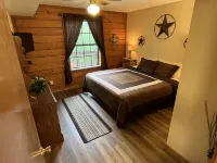 Western Themed Cabin Condo Close to Branson Fun, Area Lakes, and Pet Friendly