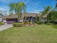 Pristine Luxury Heated Pool Home on the Golf Course Hotels in Lely