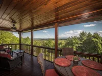 Lookout Point Cabin-Long Range Mt View-PAVED ROADS-Hot tub-Fire Pit-Dog friendly