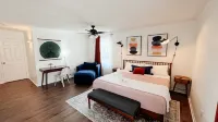 Summer Escape: Waterfront, Game Room, Hot Tub, Beach Nearby Washington Oaks Gardens State Park附近的飯店