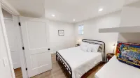 Modern and Cozy 4-bedroom home - chambre d’hôtes