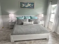 Full Beach House - Clipper Cove Cutie - 3-5 Min Walk to Beach - Sleeps 10 - Bungalows
