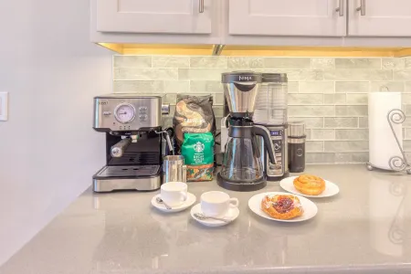 New Beautiful Heated Pool 3 bedroom, 2 Bath Отели рядом с достопримечательностью «Зона отдыха Элкс Парк»