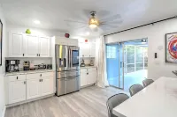 New Modern Retreat with King Bed /Heated Pool/ Grill/ only 8 miles to Beach!!!!
