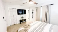 Casita del Sol - Minutes From Downtown and Beaches Hotels in Fort Pierce