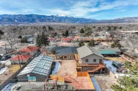 Urban Float - Private Heated Pool & HotTub & Firepit