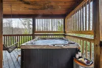 Fall Specials! Views in Smokies!  Hot Tub, Games, Outdoor Checkers!