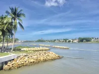 : Sandy Feet Retreat: Walk to the Beach! :