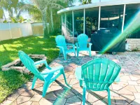 Comfortable home with King bed suite - close to Beach!