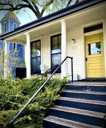 Historic Charm-Modern Elegance in W7th / DT St. Paul Отели рядом с достопримечательностью «Эксель-Энерджи-центр»