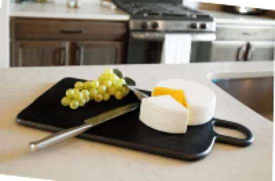 10 min to lifts, Private home, Sleeps 9, sleep ski and relax