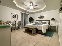 3 Bd/2 Ba open concept home with plenty of parking