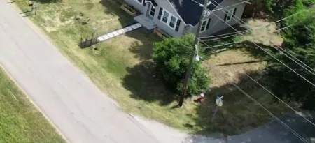 1950s Cottage-steps from Trendy Old Town Tomball dining, coffee, shops Отели в г. Томбал