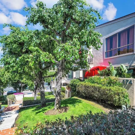 Celebrity Owned, 1800 sq. Feet, 3 Bdrm./2.5 Bath Art Filled Beachfront Property.