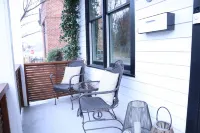 Professional 2bd Condo Near Downtown Raleigh