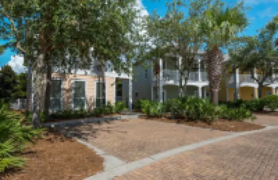 Tropical Paradise in Beach Retreat - FREE Beach Serv.  In Season Mar - Oct!