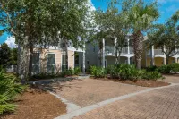 Tropical Paradise in Beach Retreat - FREE Beach Serv.  In Season Mar - Oct!