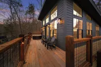 NEW Romantic Retreat/HotTub/FirePit/King Bed/Views - románticos