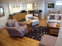 Charming Cottage overlooking the square in Chittlehampton Village